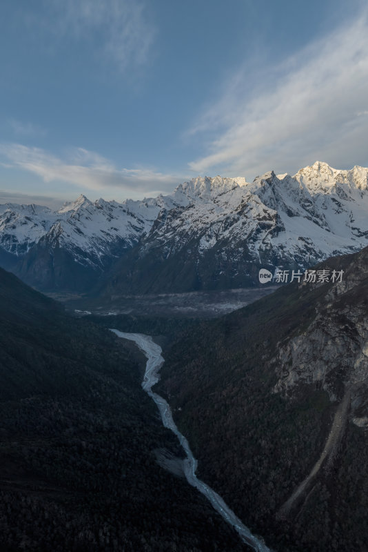 西藏日喀则珠峰东坡嘎玛沟喜马拉雅山脉航拍