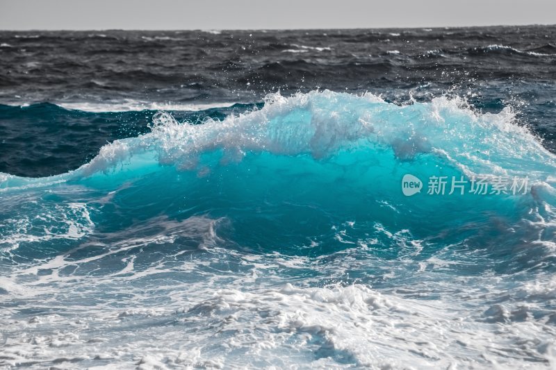 大海浪花巨浪浪潮汹涌海浪波涛汹涌