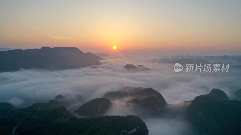 唯美高山日出云海