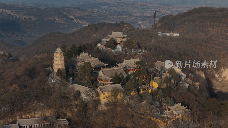 崆峒山山间古建筑群俯瞰