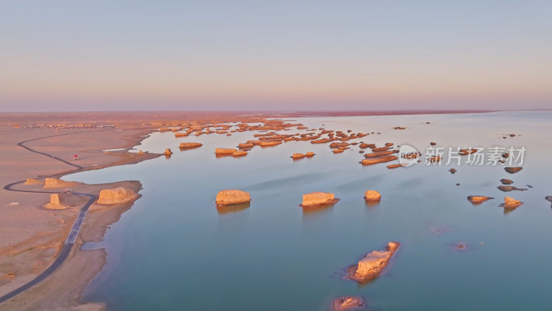 青海水上雅丹地貌航拍