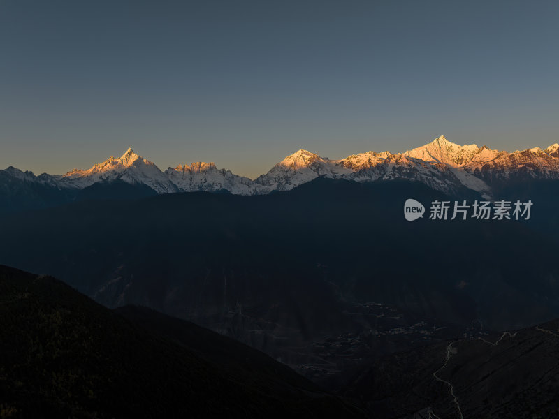 云南香格里拉梅里雪山飞来寺高空航拍