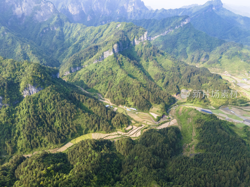 山川丘陵农田农业种植航拍摄影图