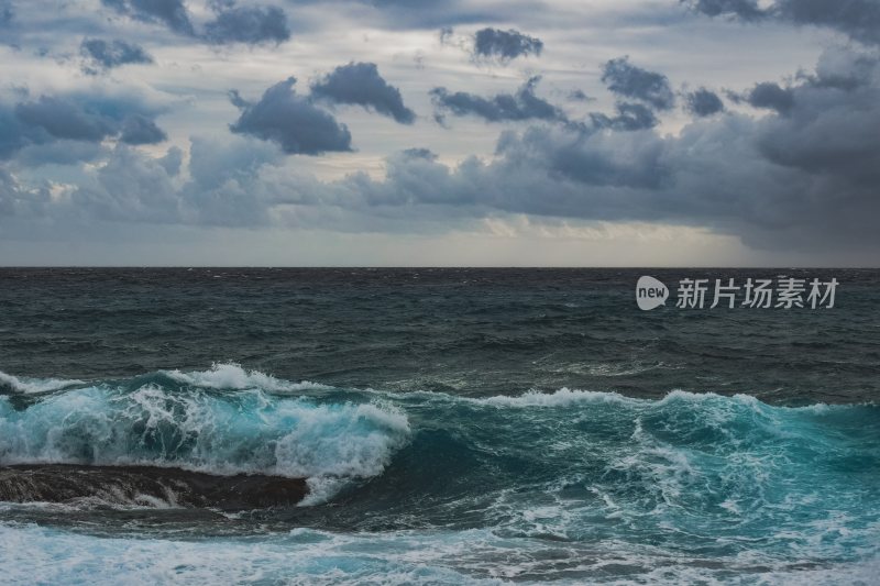 大海浪花巨浪浪潮汹涌海浪波涛汹涌