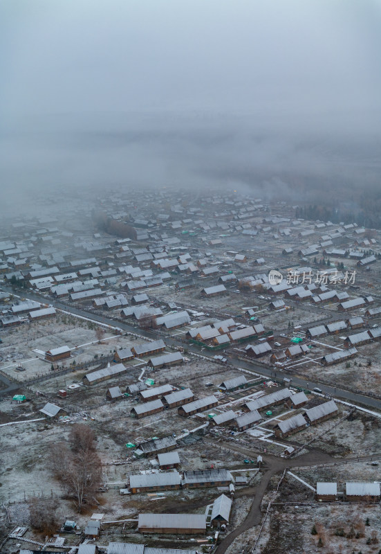 航拍新疆阿勒泰禾木村雪景