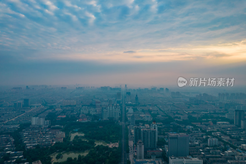 淄博城市清晨迷雾航拍摄影图日出