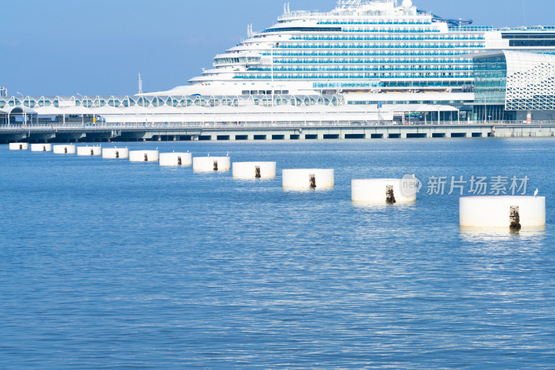 上海吴淞口国际邮轮港码头防波堤