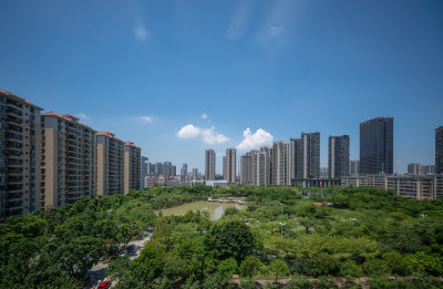 城市住宅区及周边绿化景观鸟瞰全景