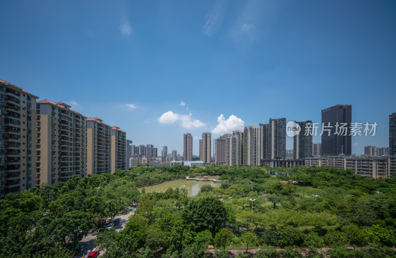 城市住宅区及周边绿化景观鸟瞰全景