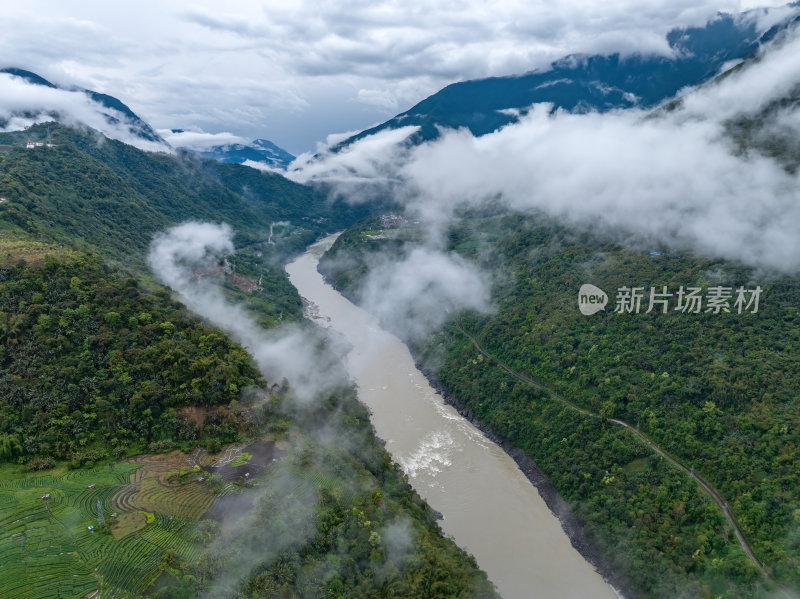 西藏林芝莲花圣地墨脱热带雨林云雾高空航拍