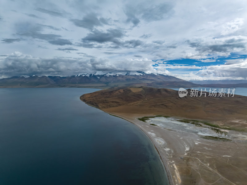 西藏阿里地区纳木那尼峰河道高空航拍