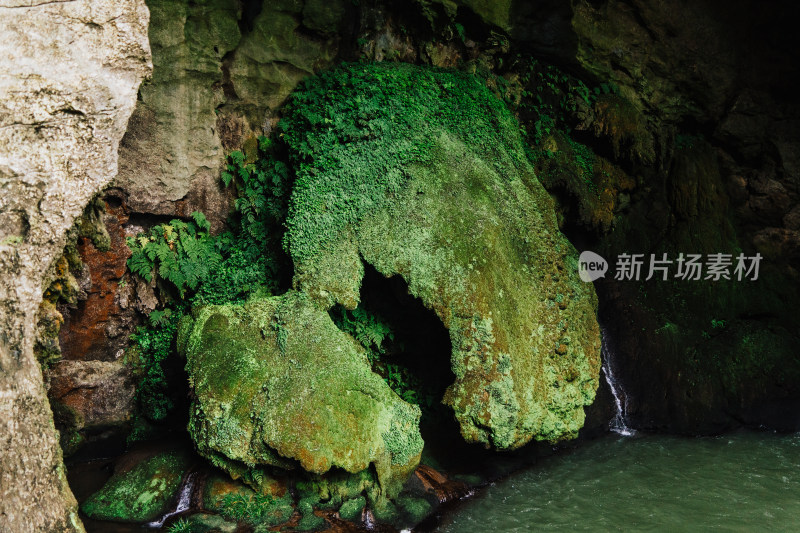 安顺龙宫风景区