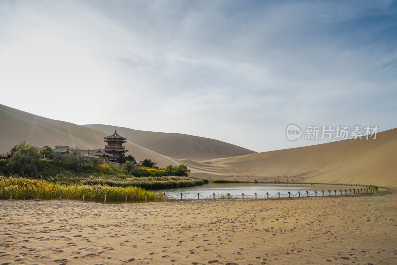 敦煌鸣沙山月牙泉/月泉晓澈，近景