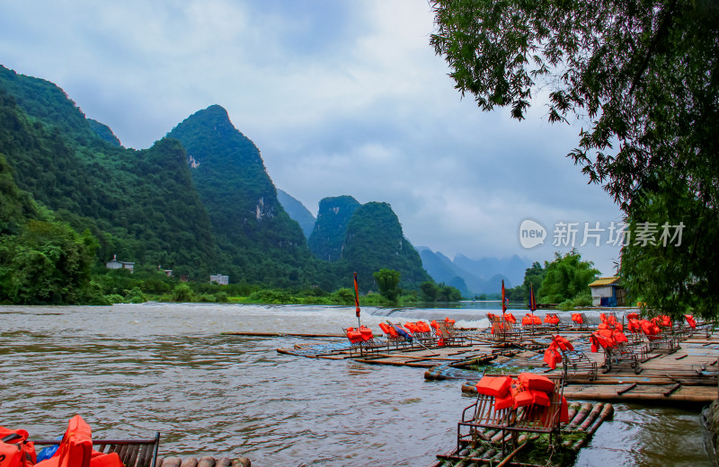 桂林阳朔遇龙河风光