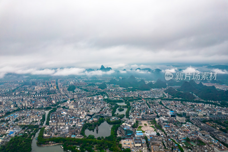 广西桂林城市清晨迷雾云海航拍摄影图