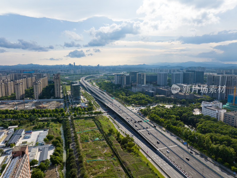 中国杭州留石高架路繁忙城市航拍