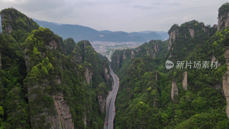 航拍湖南张家界百丈峡唯美公路