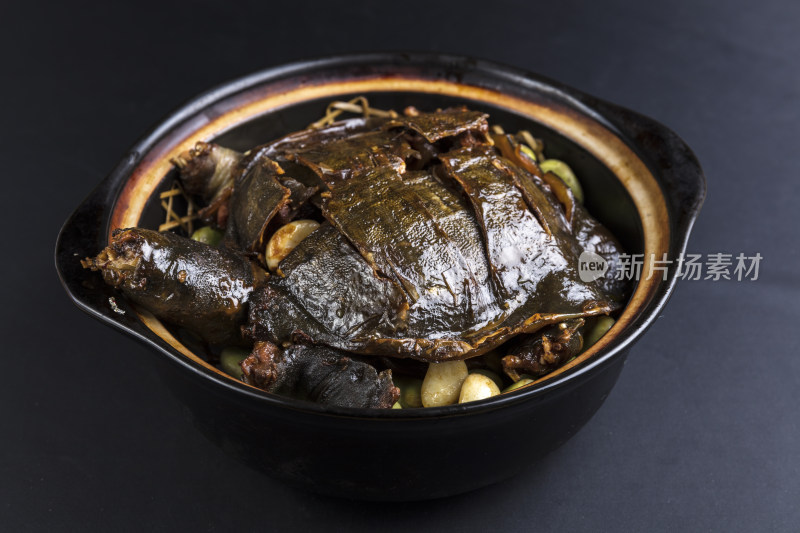 砂锅炖甲鱼