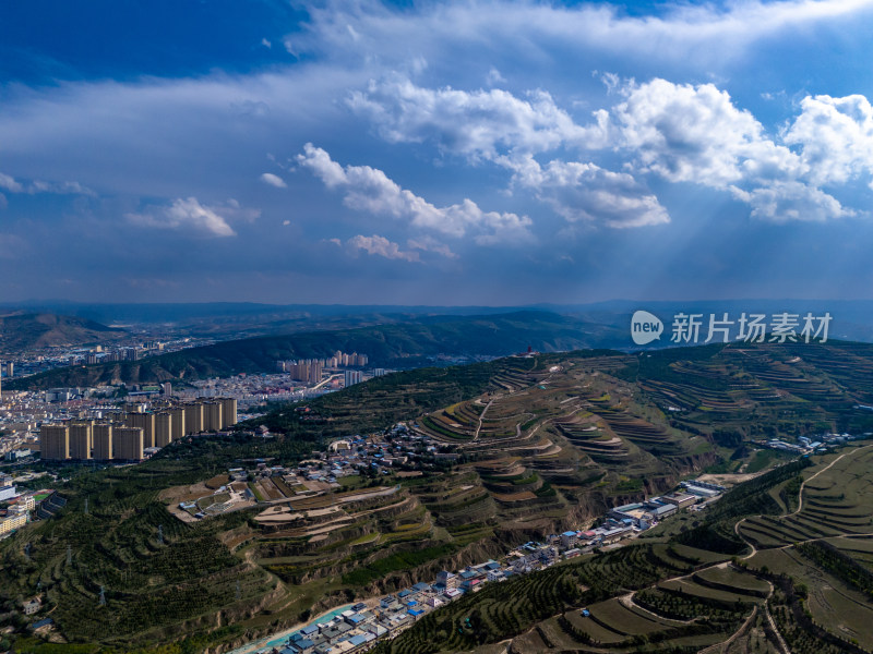 西北地区山区高山种植航拍图