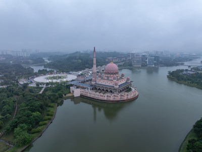 马来西亚布城粉色水上清真寺建筑景观航拍