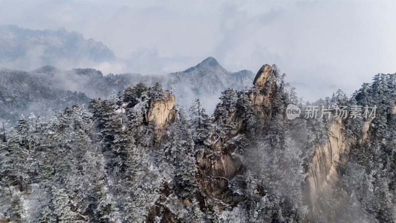 太行山余脉白云山冬季雪景冰挂雾凇实拍