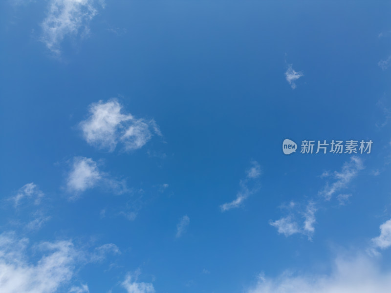 无人机高空航拍的天空