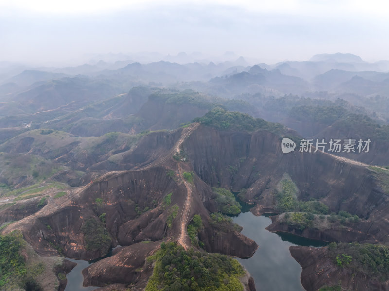 湖南郴州晨雾高椅岭山峰山峦漫步航拍