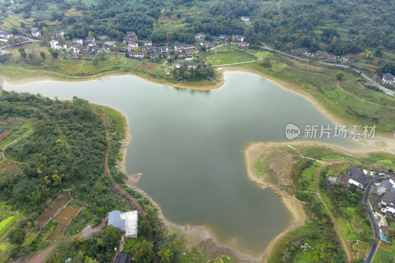 重庆市沙坪坝区中梁镇山村湖光山色风光航拍