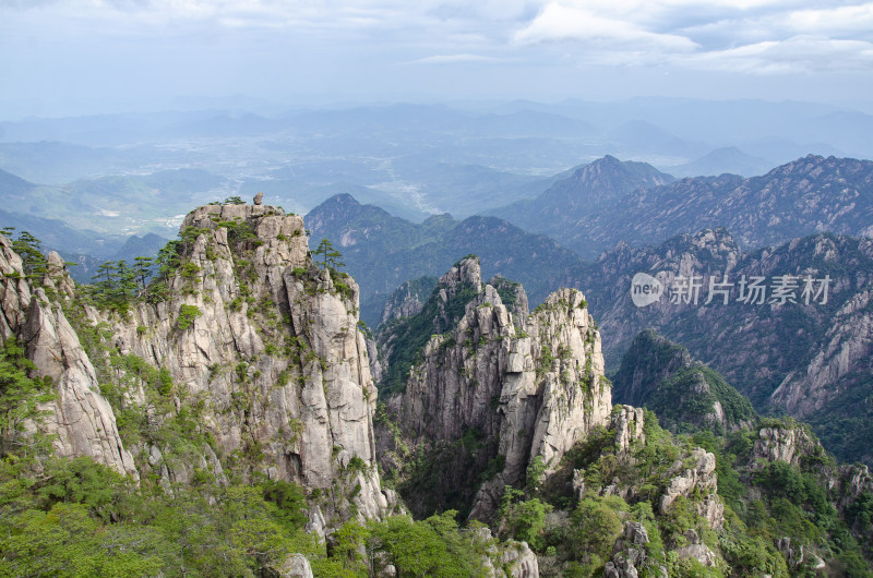 黄山松崖绝壁 猴子观海 险峻山峦 峰峦叠嶂