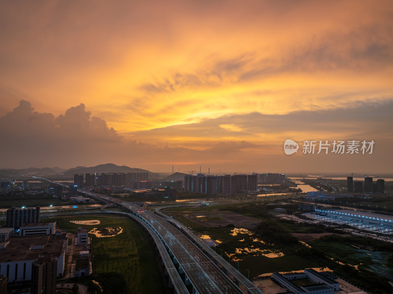 深圳中山翠亨新区深中大桥车流夜景日落航拍