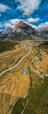 西藏藏东盔甲山
