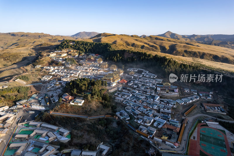 甘肃甘南郎木寺藏地山景全景清晨航拍