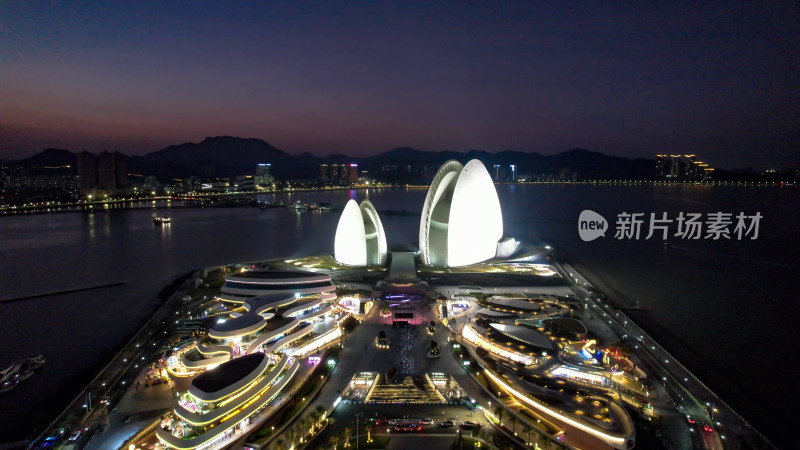 广东珠海日月贝大剧院夜景灯光航拍图