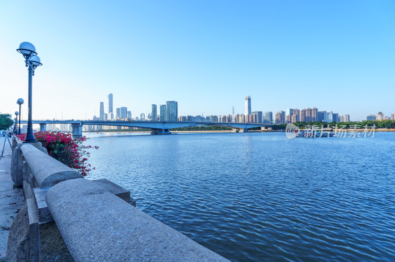 广州珠江华南大桥与城市高楼建筑景观