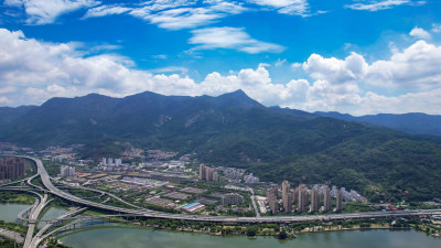 福建福州城市全景蓝天白云天际线航拍图