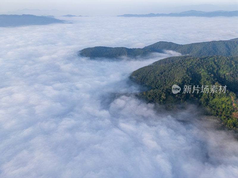 航拍云海山峦