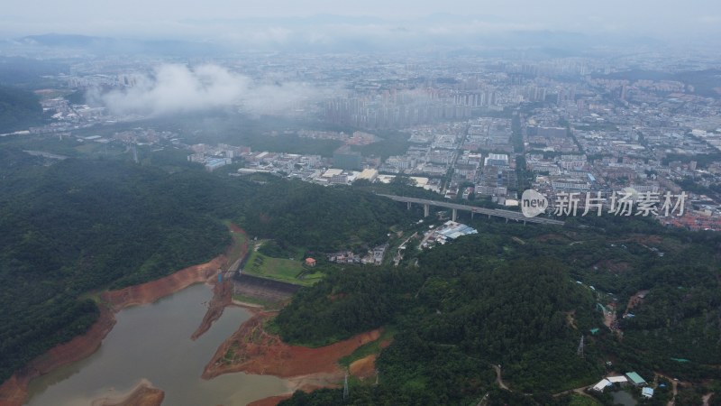 航拍广东省东莞市清溪镇城市风光