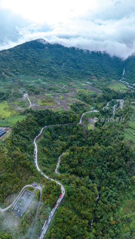 西藏林芝莲花圣地墨脱热带雨林云雾高空航拍