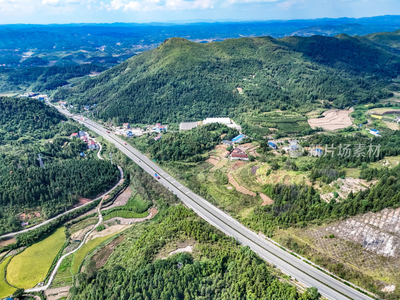 大山高速公路航拍图