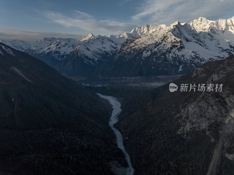 西藏日喀则珠峰东坡嘎玛沟喜马拉雅山脉航拍