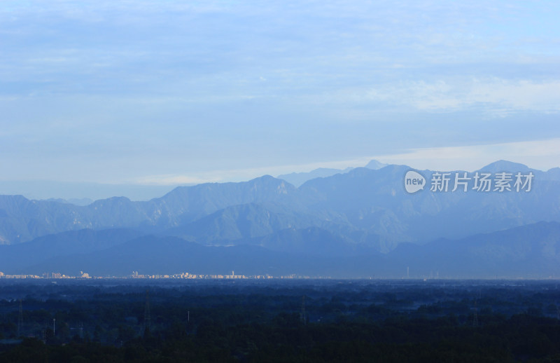 成都市周边的群山远山背景