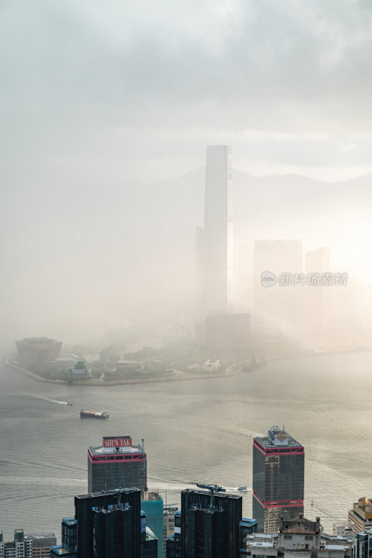 香港维多利亚港CBD中环日出夜景繁华都市