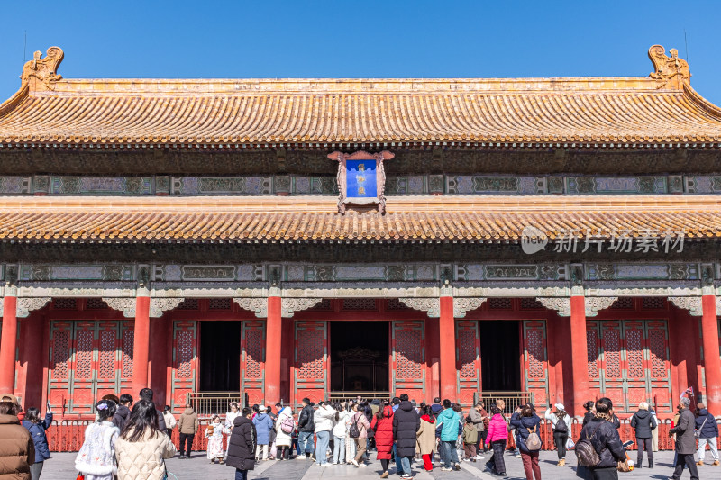 游客游览北京故宫 图为保和殿