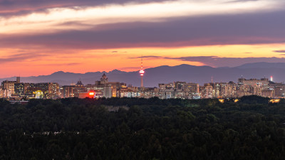 中央电视塔夕阳晚霞火烧云