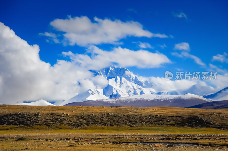 日喀则雪山高原自然风景