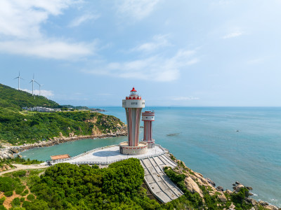 航拍夏季广东汕头南澳岛三囱崖灯塔风光