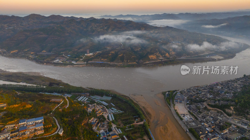 山西陕西交界黄河黄土高原云海风光