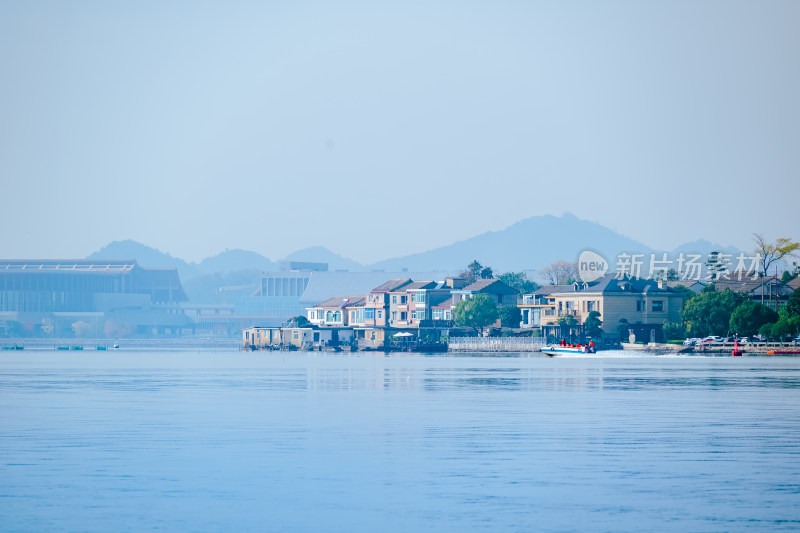 冬日晴朗的午后，浙江宁波东钱湖户外风光