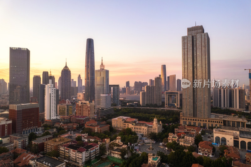 天津环球金融中心海河城市建筑日出朝霞风景