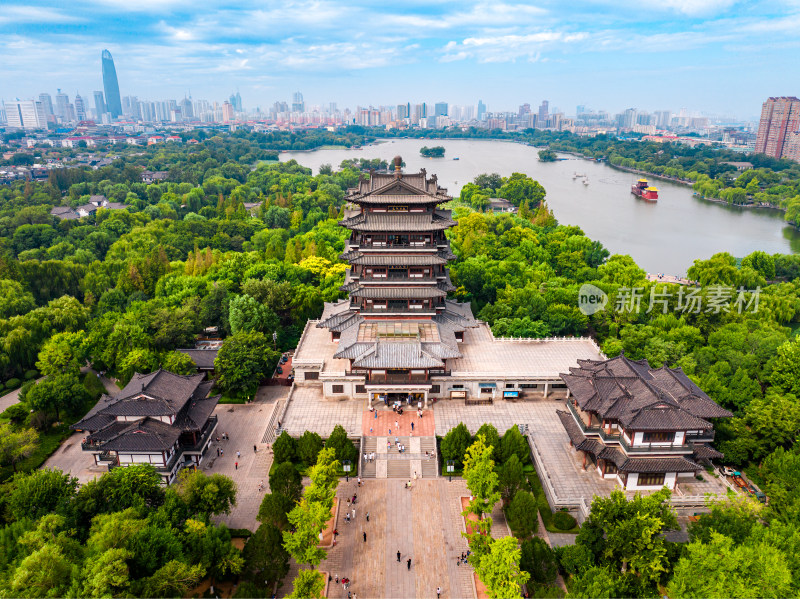 山东济南大明湖历公园超然楼航拍城市风景